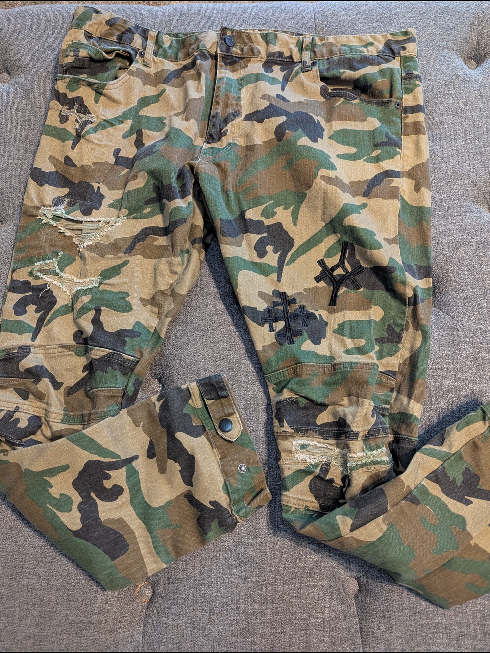 Camouflage Distressed Men’s Cargo Pants - Green Camo